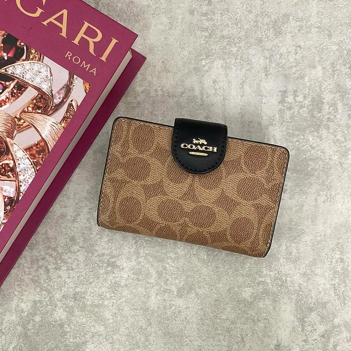 COACH Women’s Signature Canvas Floral Leaf Medium Wallet CW786