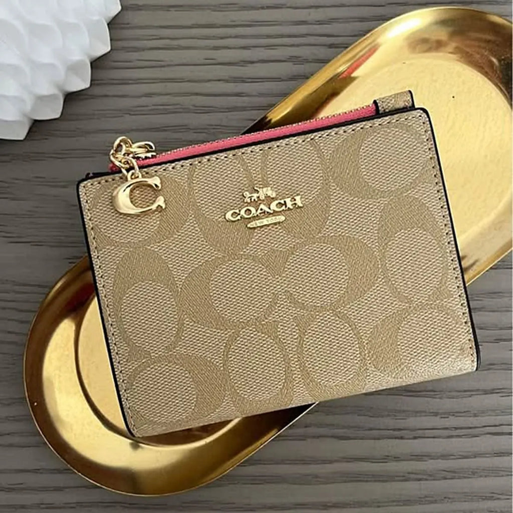 COACH Women’s Signature Canvas Card Holder 78002