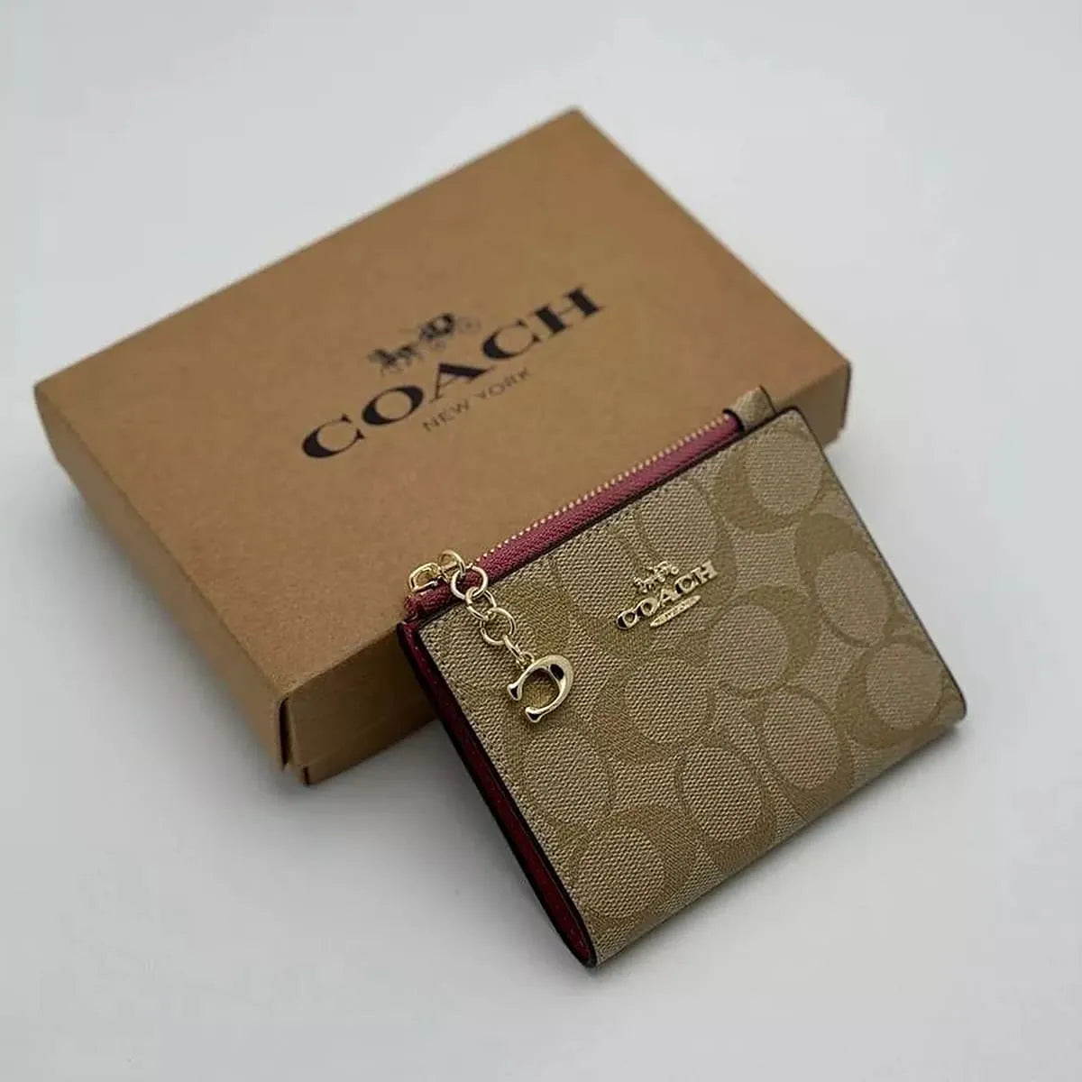 COACH Women’s Signature Canvas Card Holder 78002