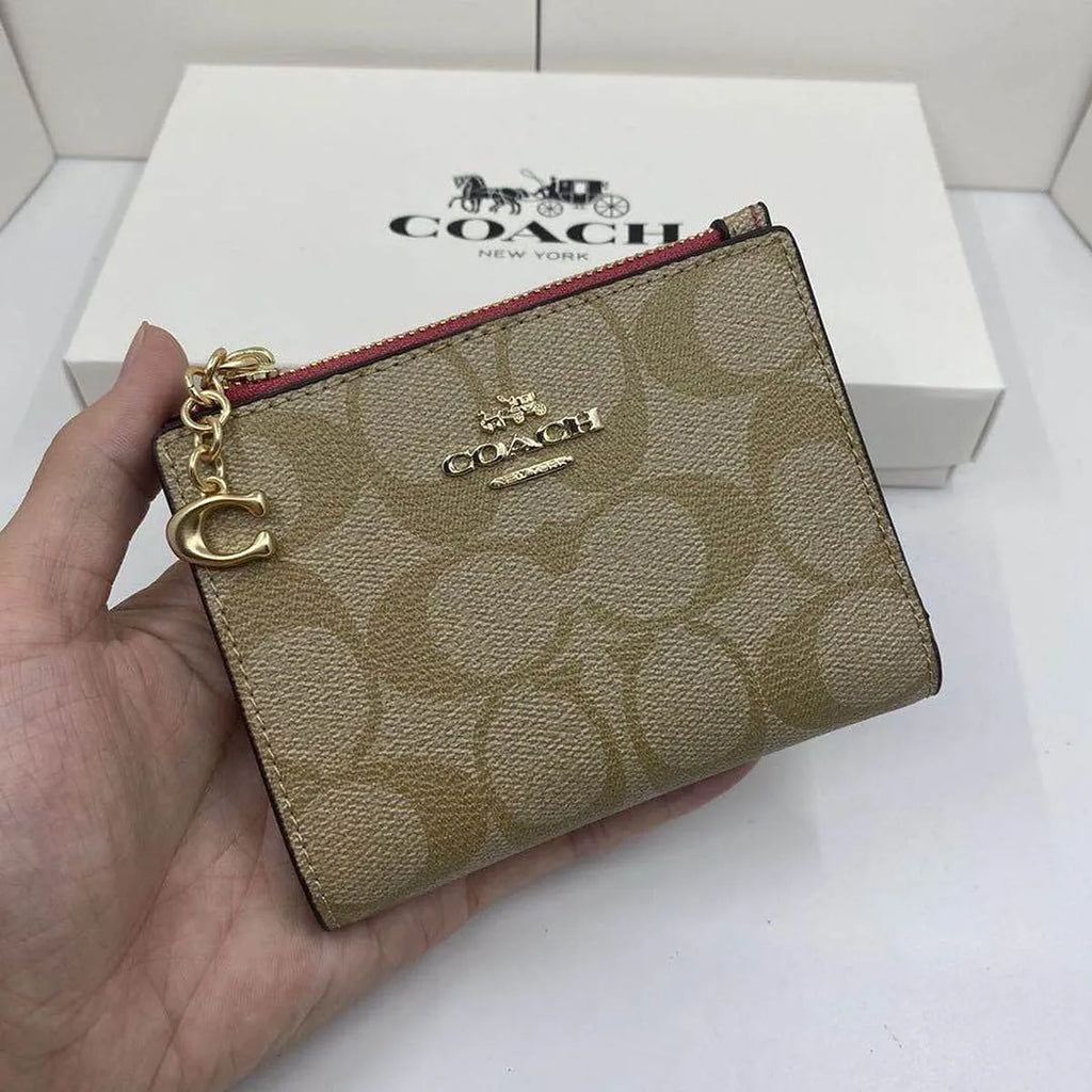 COACH Women’s Signature Canvas Card Holder 78002