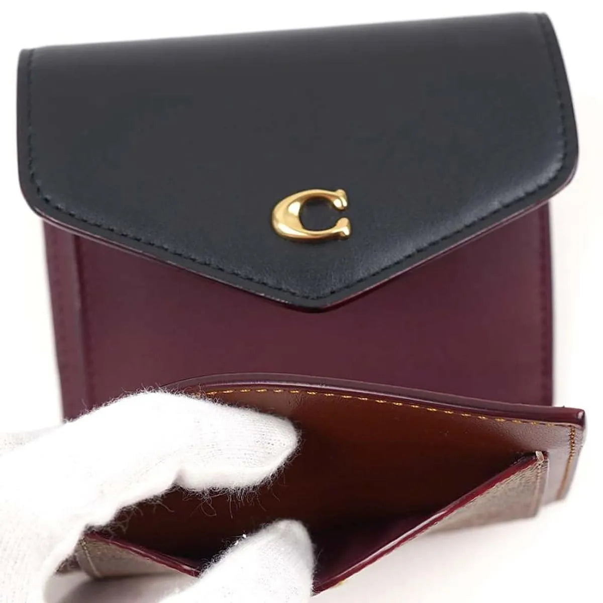 COACH Women’s Signature Canvas Wyn Small Wallet C3156 B4NQ6