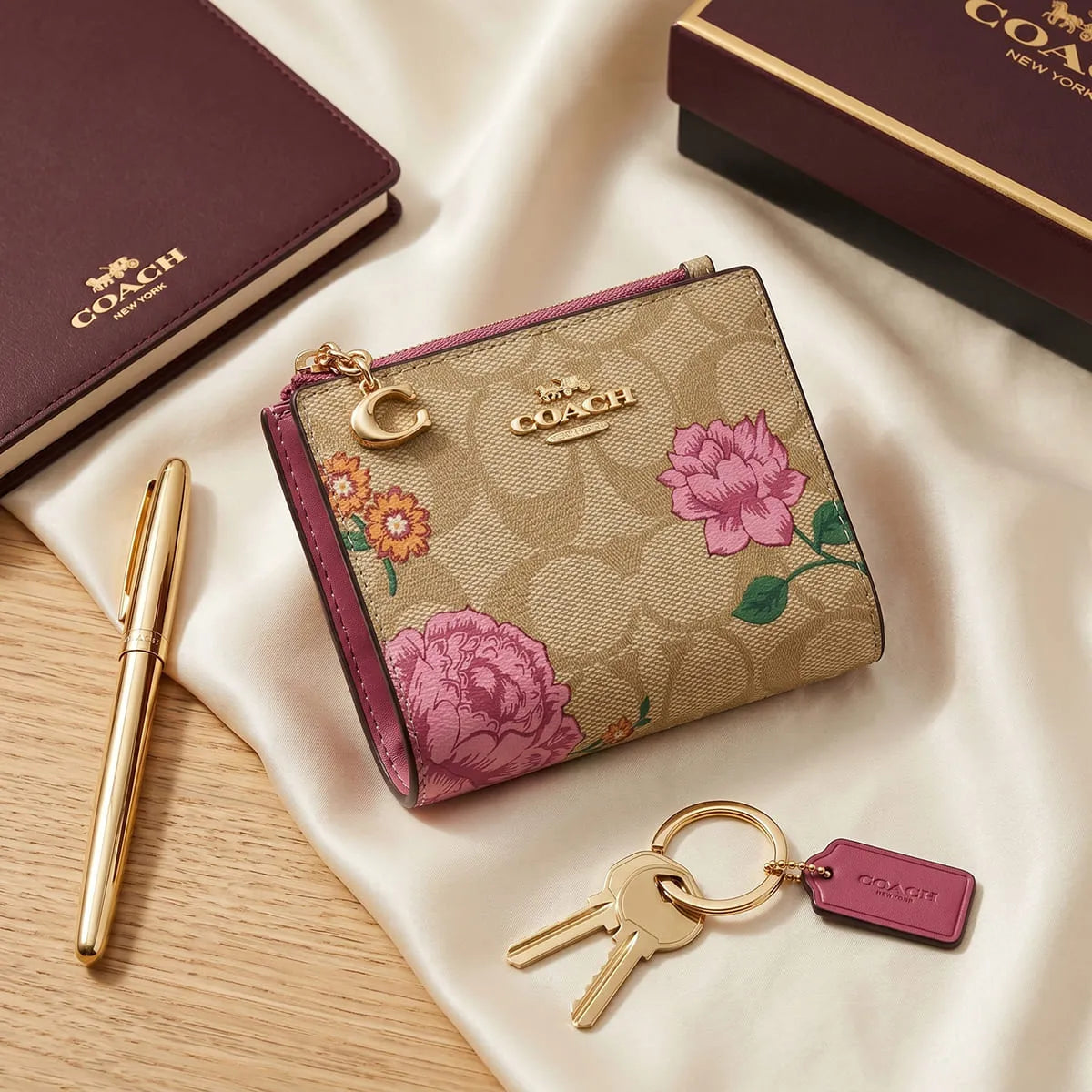COACH Women’s Signature Floral Card Holder Wallet