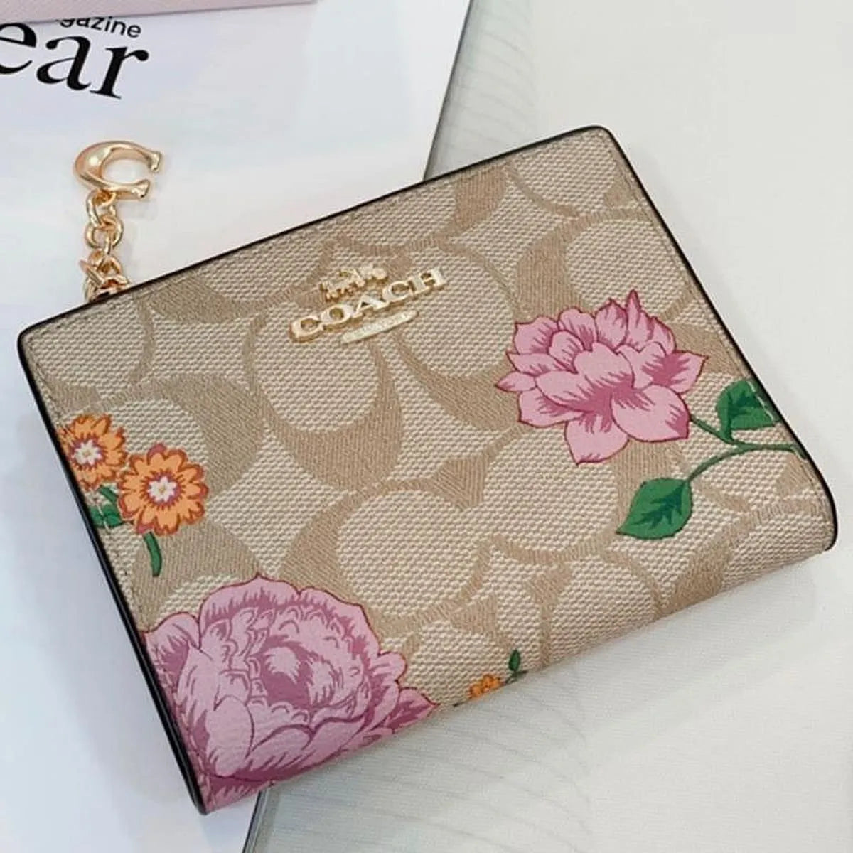 COACH Women’s Signature Floral Card Holder Wallet