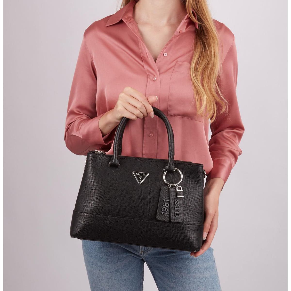 Guess Black Women Crossbody Hwvg81 30770 Bla