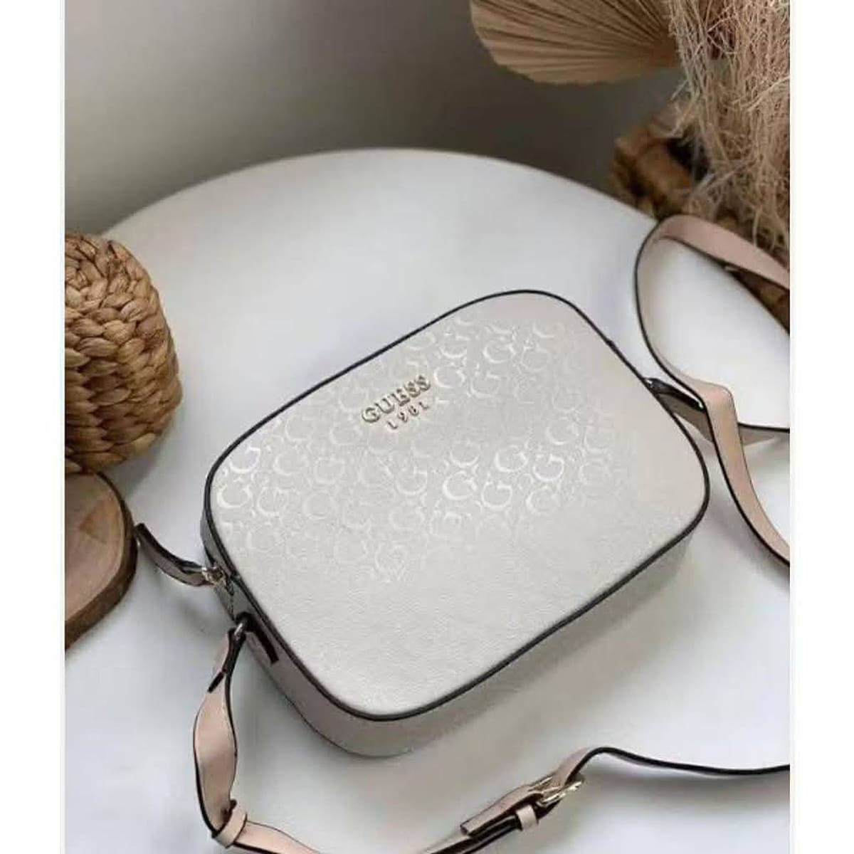 Guess White Women Crossbody Bag H2000029517624