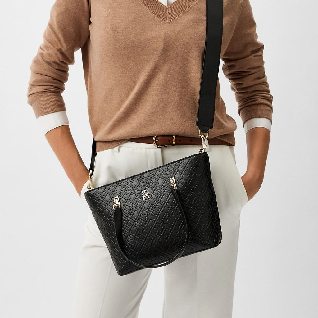 Tommy Hilfiger Black Women Handbags Aw0Aw16002